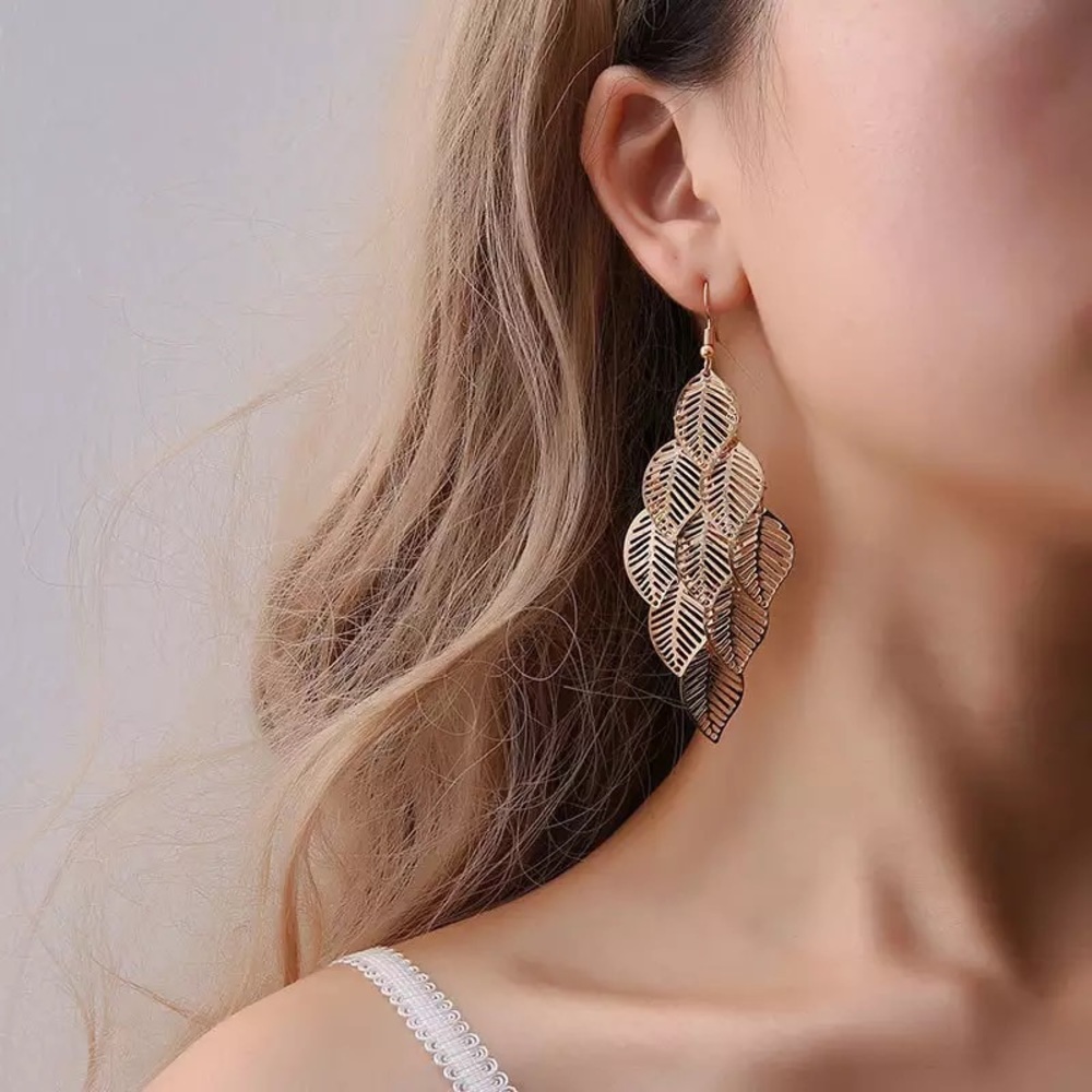 Leaf earrings - Picture 2 of 3